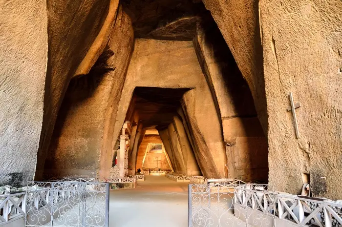 10 Interesting Tourist Destinations in Naples, Italy to Visit
