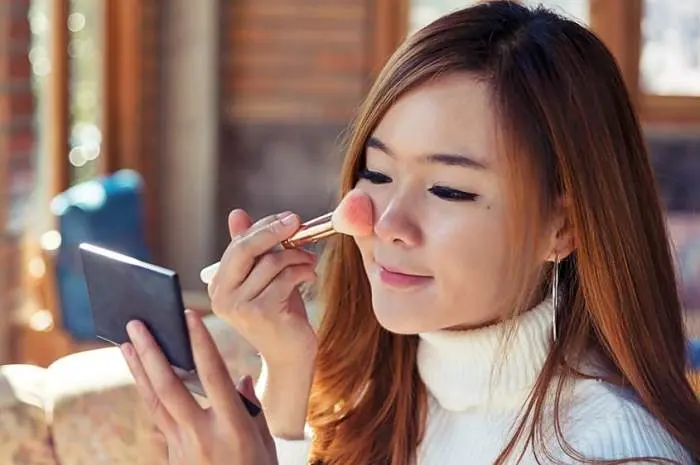 10 Natural Makeup Tips for Teenagers That Are Effortlessly Simple