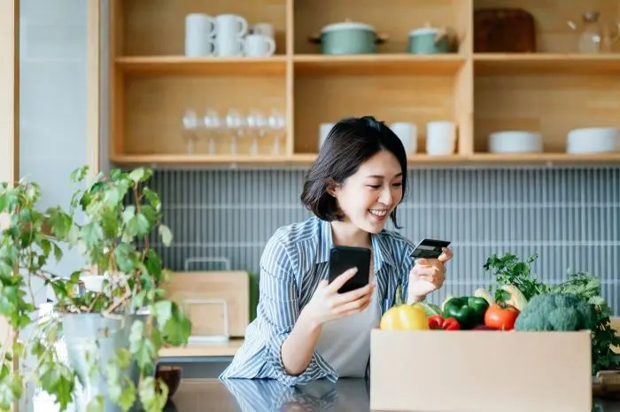 Positive and Negative Impacts of Having Multiple Credit Cards