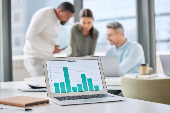 What is Benchmarking? How to Establish and Use Benchmarks